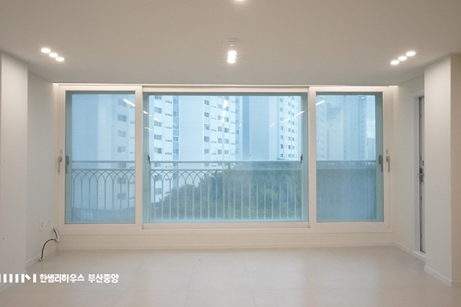 해운대 신시가지 경동메르빌 44평 단정한 베이직 아파트 인테리어